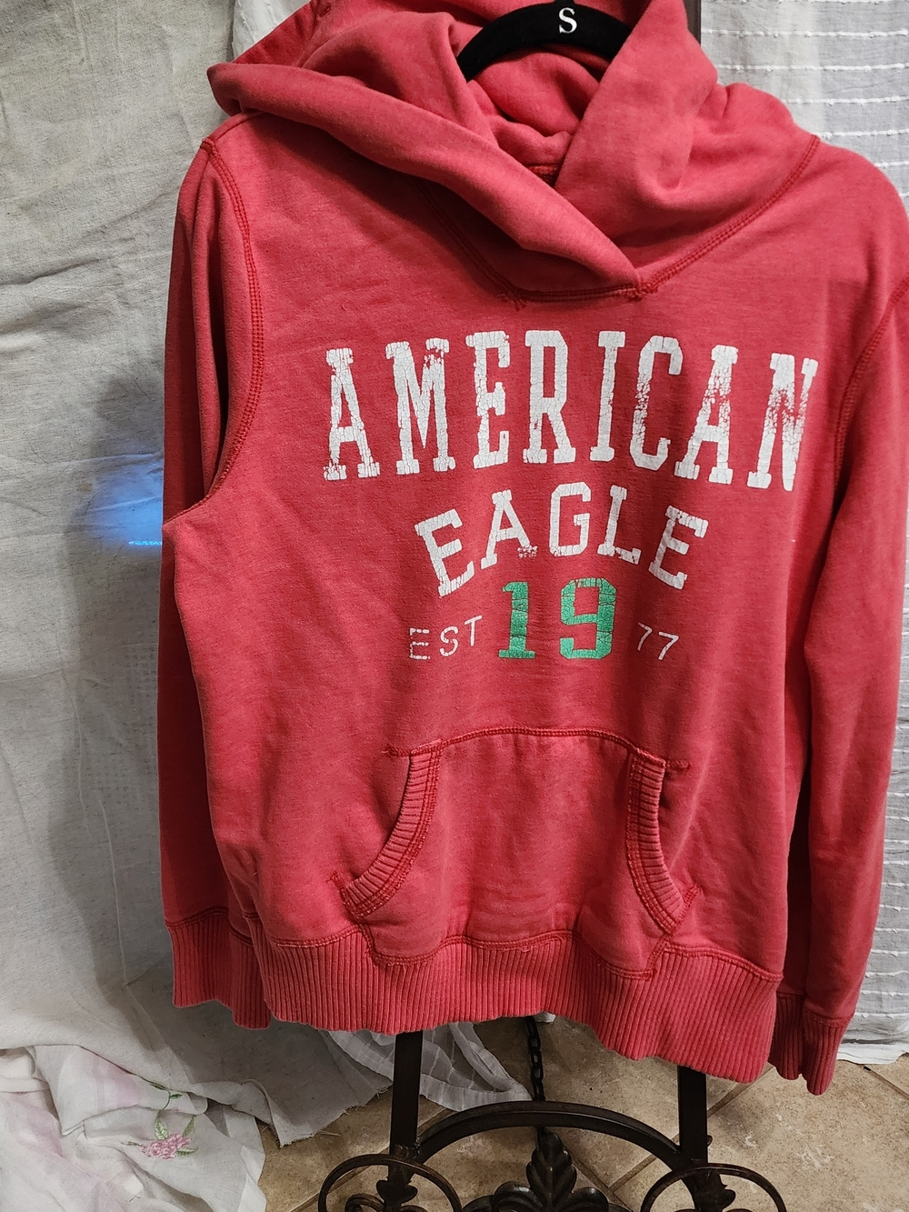 American Eagle Red Pullover Hoodie with Large Graphic Logo Kangaroo Pocket
